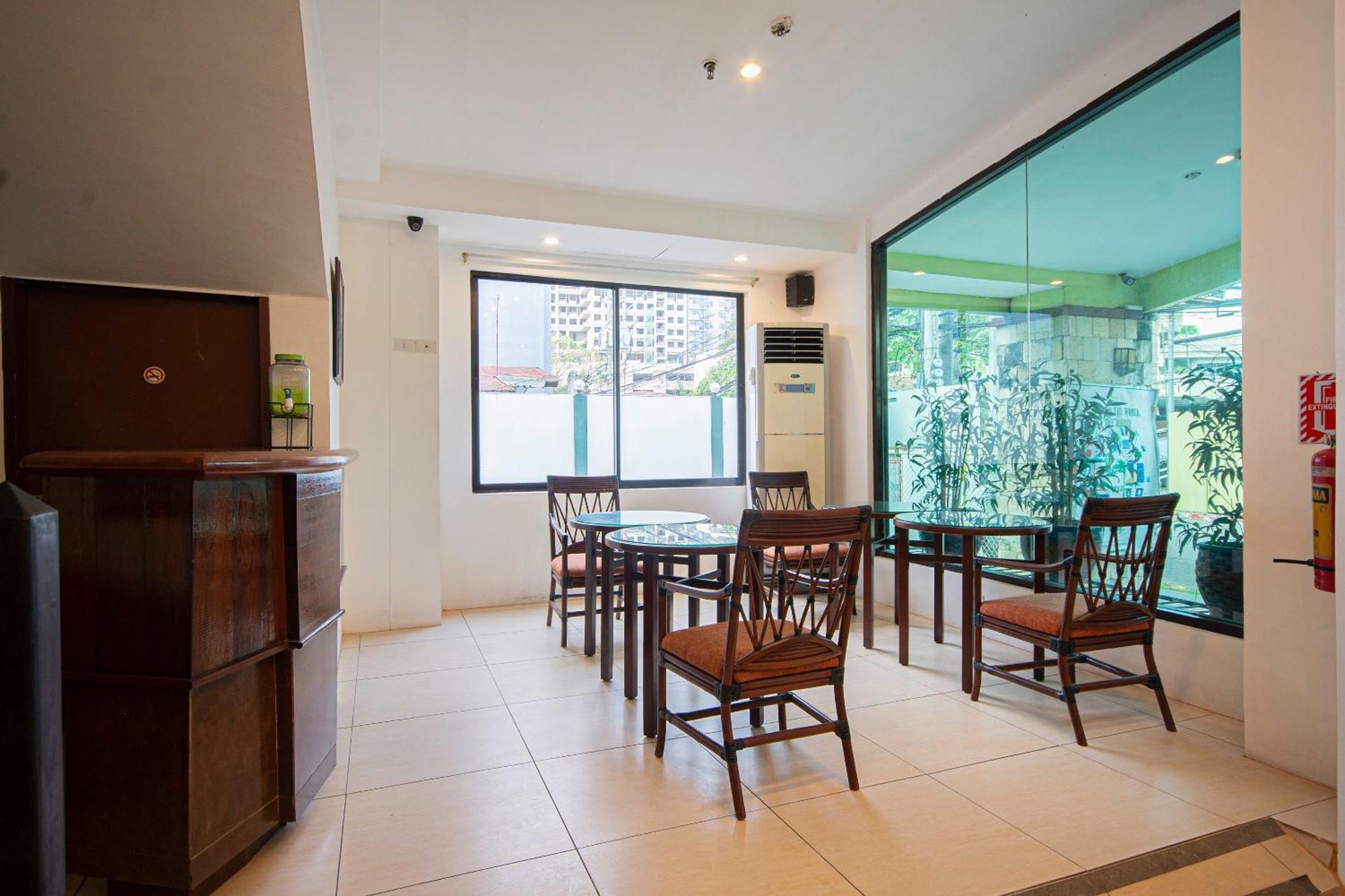 Oyo 210 Apple Tree Suites Cebu Exterior foto